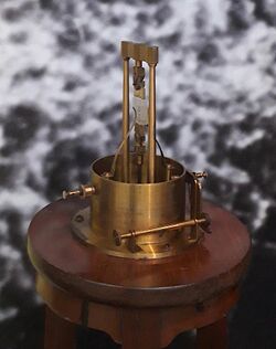 Top view of Curie piezo electric compensator.jpg