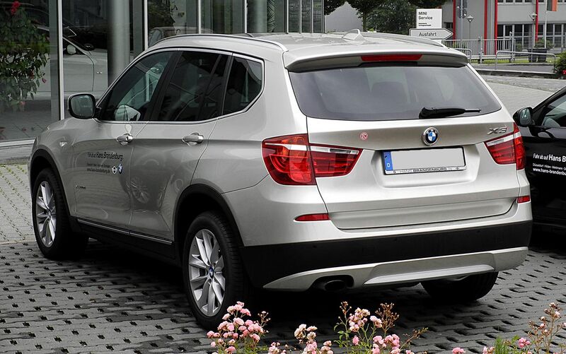 File:BMW X3 xDrive20d (F25) – Heckansicht, 26. Juni 2011, Mettmann.jpg