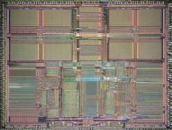 IDT R4600 die.jpg