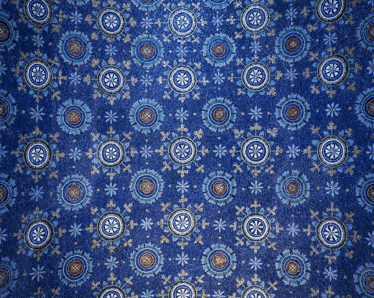 File:Mausoleum of Galla Placidia ceiling mosaics.jpg