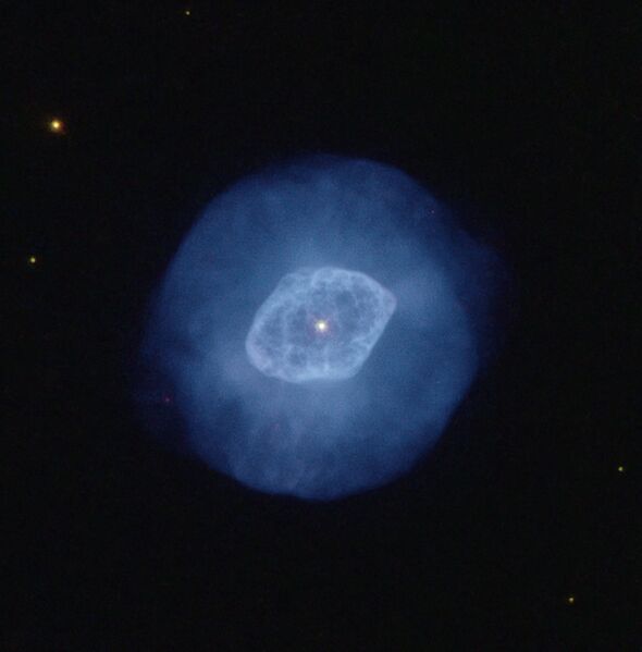 File:NGC 6891.jpg