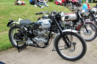 Triumph Trophy TR5 Rear in Hub Suspension 500cc Twin Cylinder.JPG