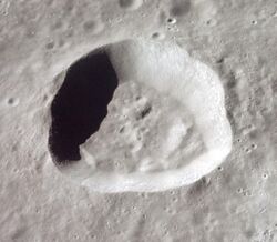 Vesalius M crater AS12-51-7558.jpg