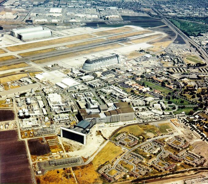 File:Aerial View of the NASA Ames Research Center - GPN-2000-001560.jpg