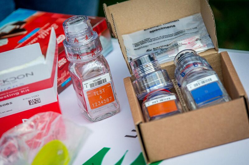 File:Berlinger Bereg Kit doping sampling bottles by Augustas Didzgalvis.jpg