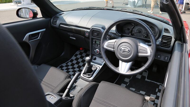 File:Daihatsu Copen Robe interior.jpg