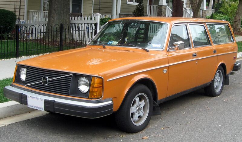 File:1975 Volvo 245 DL wagon -- 09-05-2011 front.jpg