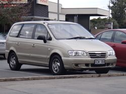 2006 Hyundai Trajet GL (8756407445).jpg