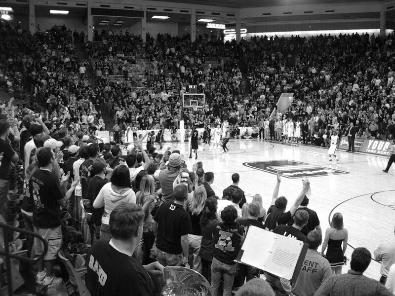 File:Aggies cheering on their basketball team at the Dee Glen Smith Spectrum.jpg