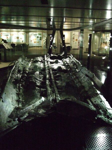 File:Bronze Age Boat - Dover Museum. (5106968203).jpg
