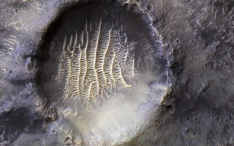 File:PIA25090-Mars-Airy-0-Crater-20220121.jpg