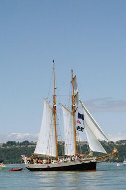 R.Tucker Thompson Tallships Parade of Sails 2005.jpg