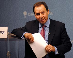 Journalist Ron Suskind speaking at a Chatham House event