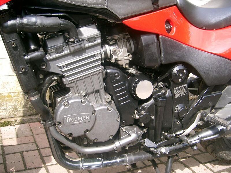 File:Triumph 900cc engine in Daytona Sprint Special (LH).jpg