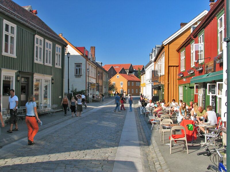 File:Bakklandet in Trondheim 4.jpg