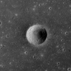 Deseilligny crater AS15-M-0980.jpg