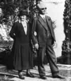 Gustaf Dalén and his wife Elma, outside Villa Ekbacken, 1937.