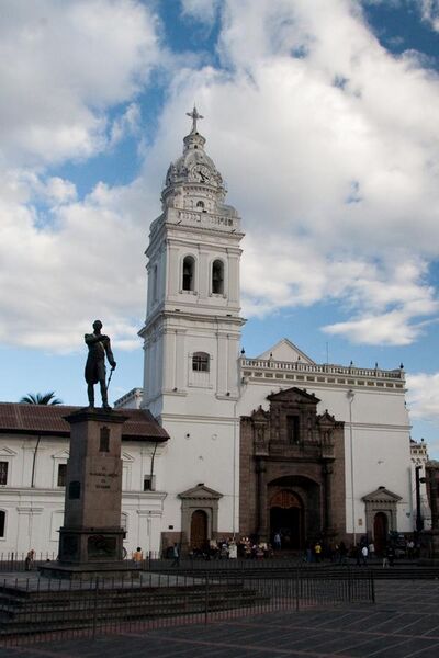 File:Iglesia de Santo Domingo, Quito - 2.jpg
