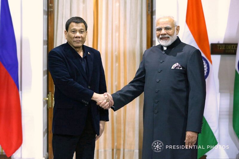File:President Rodrigo Roa Duterte poses for a photo with Indian Prime Minister Narendra Modi prior to the start of the bilateral meeting at the Hyderabad House in New Delhi.jpg