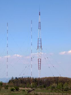 Radio-transmitter-antena-at-Vakarel.jpg