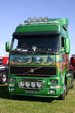 Volvo FH12 at a Yorkshire event.jpg