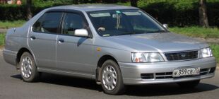 1998 Nissan Bluebird 01.jpg