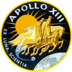 Apollo 13-insignia.png