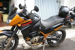 Kawasaki KLE 500 2005 lato.jpg