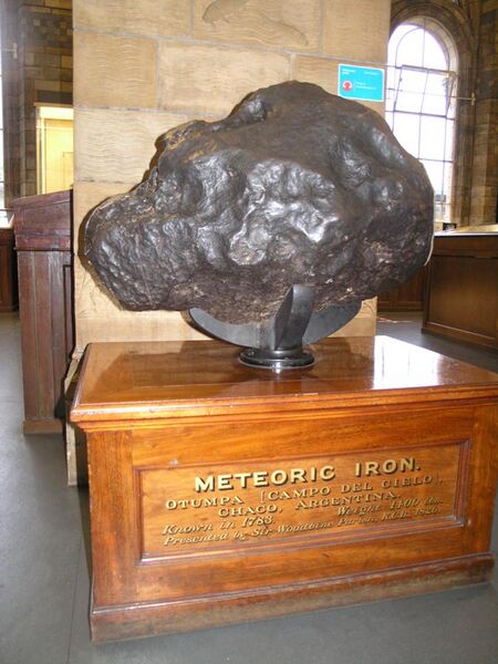 File:Meteoric iron 635 kg - foto Marco Busdraghi.JPG