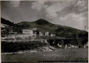 Plava mit Isonzobrücke und Monte Kuk. ¤ 611 (BildID 15737559).jpg