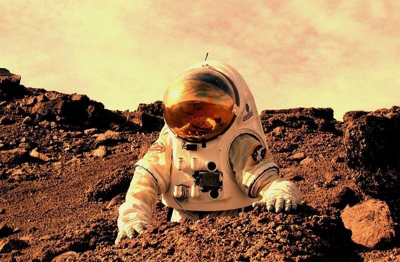 File:Astronaut working on Mars.jpg