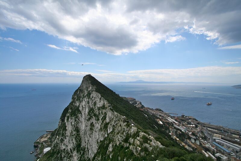 File:De Zuilen van Hercules Gibraltar en Ceuta.jpg