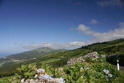 Montanhas do Complexo Vulcânico do Topo, Topo, Vila da Calheta, ilha de São Jorge, Açores.JPG