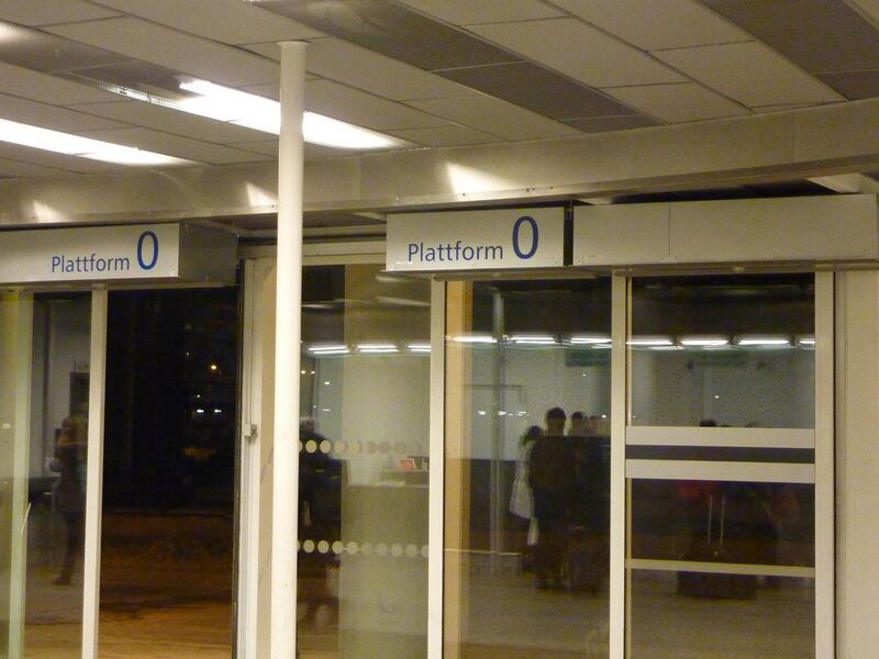 File:Oslo airport train station, Platform 0.jpg