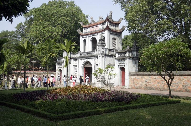 File:Temple of Literature - main gate.jpg