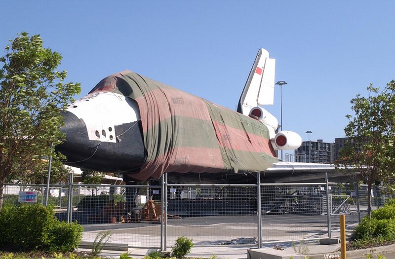 File:Buran Space Shuttle (5449959291).jpg