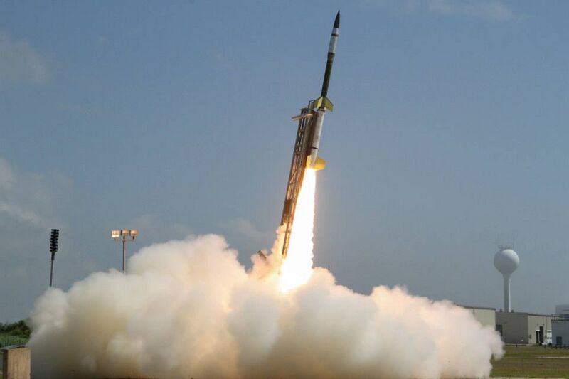 File:Daytime Dynamo Rocket Launch (9218456164).jpg