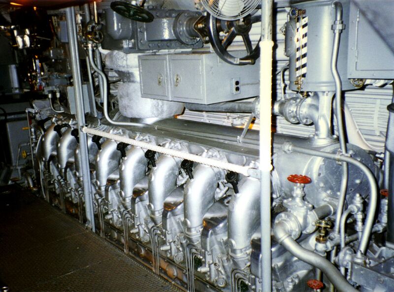 File:General Motors Model 16-248 V16 diesel engine.jpg