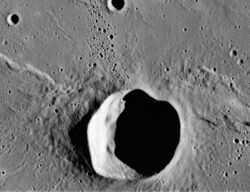 Herigonius crater AS16-M-2990.jpg