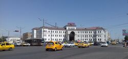 Hotel in Rudaki and Dahbed Streets in Samarkand.jpg
