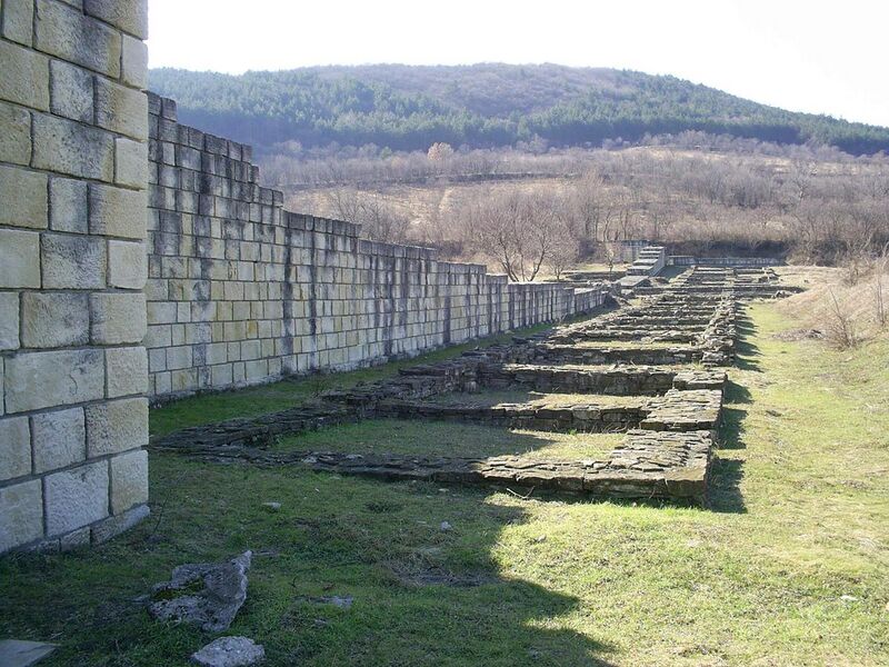 File:Veliki Preslav walls Enev.jpg