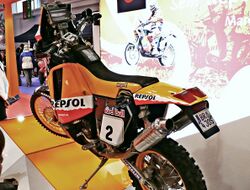 Ktm dakar-2006 marc coma.JPG