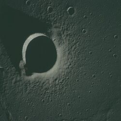 Norman crater AS16-120-19253.jpg