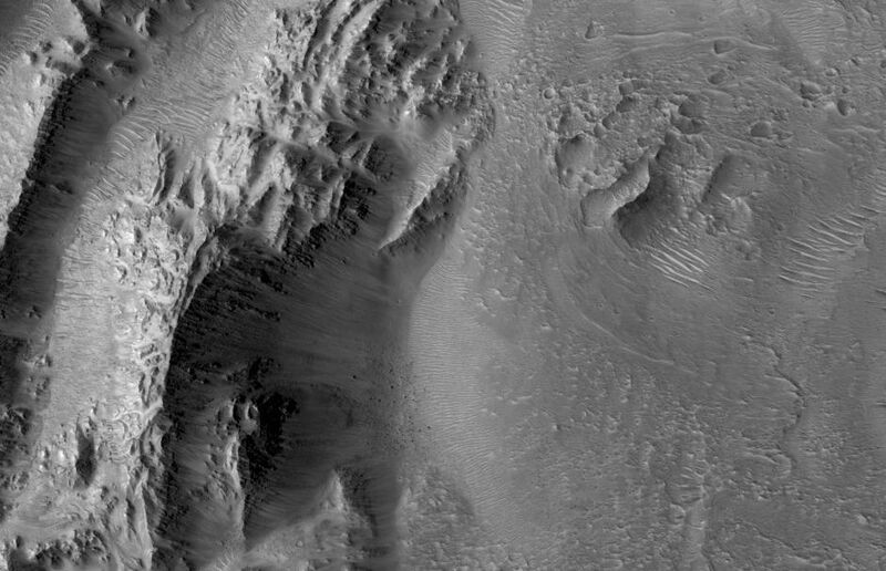 File:Santa Fe Crater close up.jpg