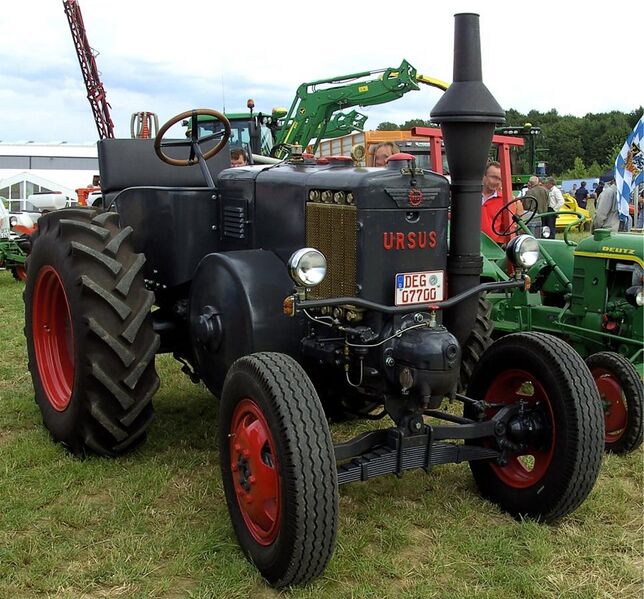 File:Ursus tractor.jpg