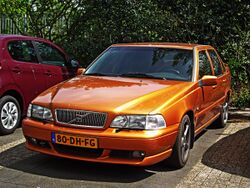 Volvo S70 (17749201606).jpg