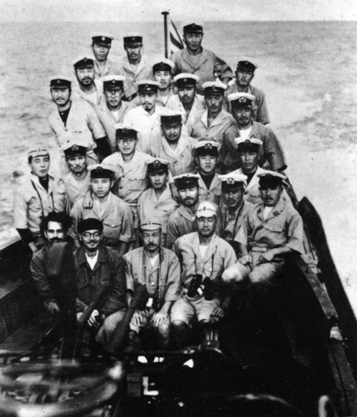 File:19430428 japanese submarine crew i-29.png