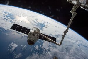 CRS-8 Dragon from ISS (ISS047E050978).jpg