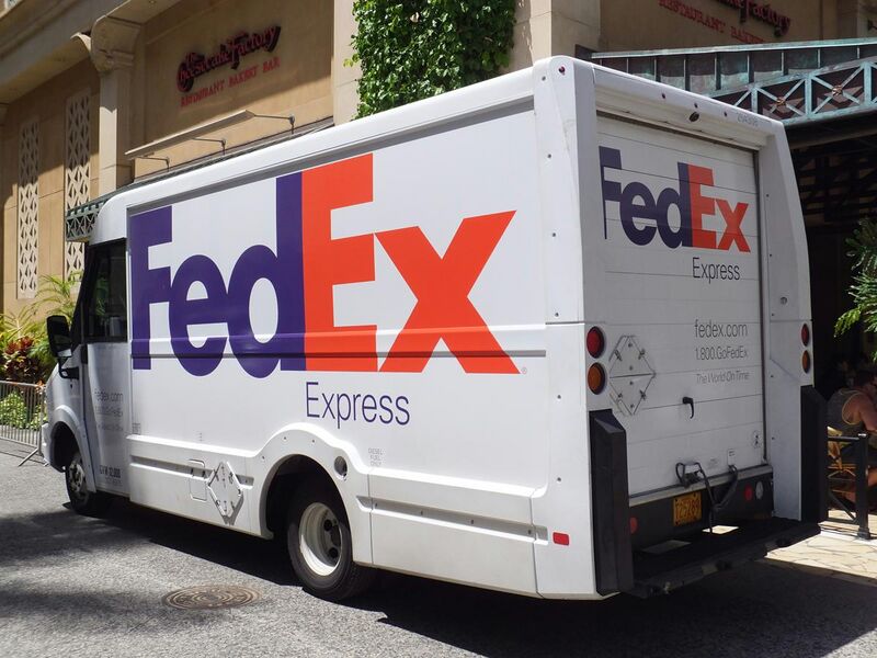 File:Isuzu Reach, FedEx Express(3), Rear Perspective View,.jpg