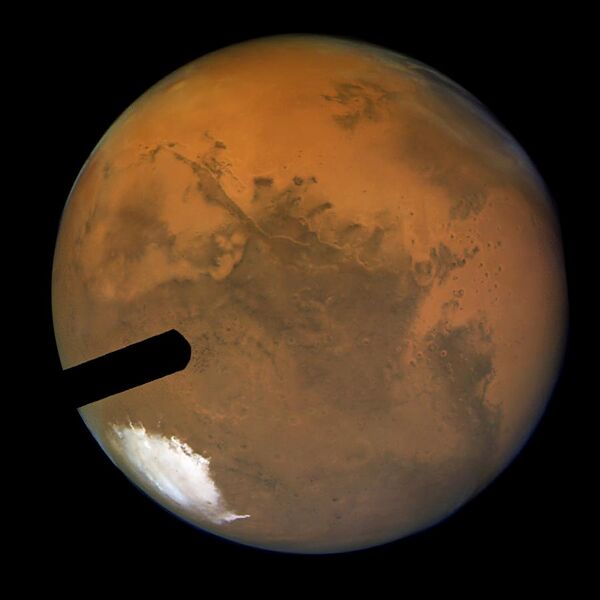 File:Mars close encounter (captured by the Hubble Space Telescope).jpg
